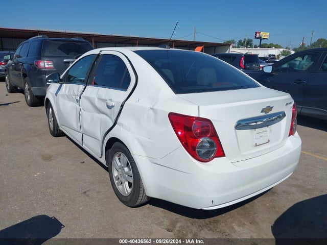 Chevrolet Sonic Lt Auto 2015 1G1JC5SHXF4127523 Image 3