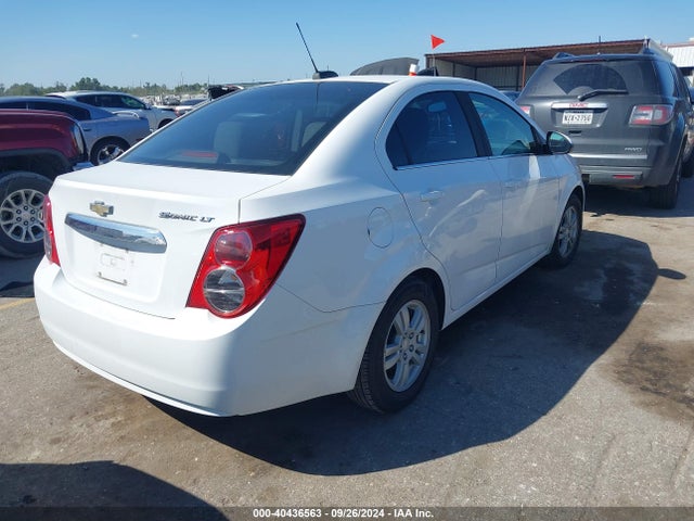 Chevrolet Sonic Lt Auto 2015 1G1JC5SHXF4127523 Image 4