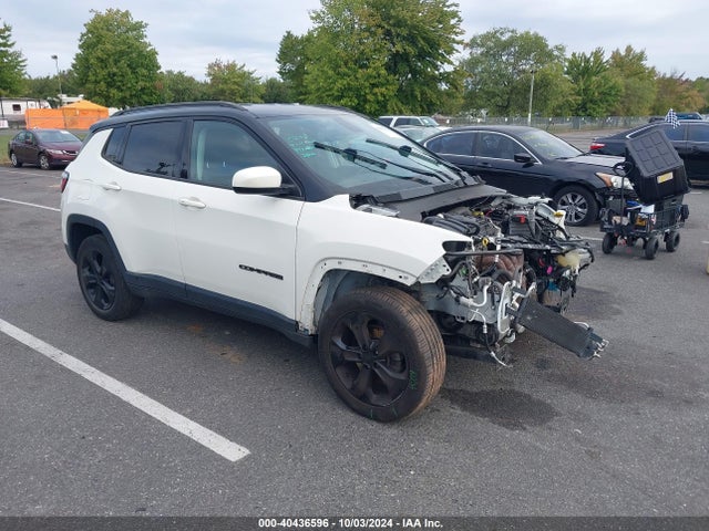 2018 3C4NJDBB8JT432560 головне зображення