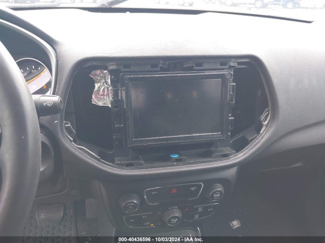 3C4NJDBB8JT432560 Jeep Compass Altitude 4x4