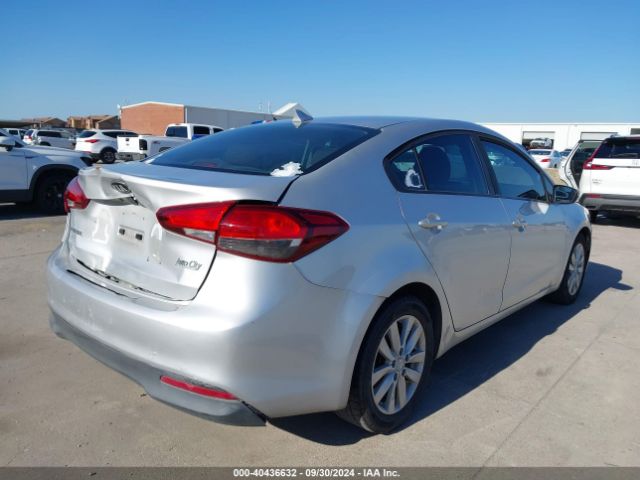 3KPFK4A78HE084501 KIA FORTE LX