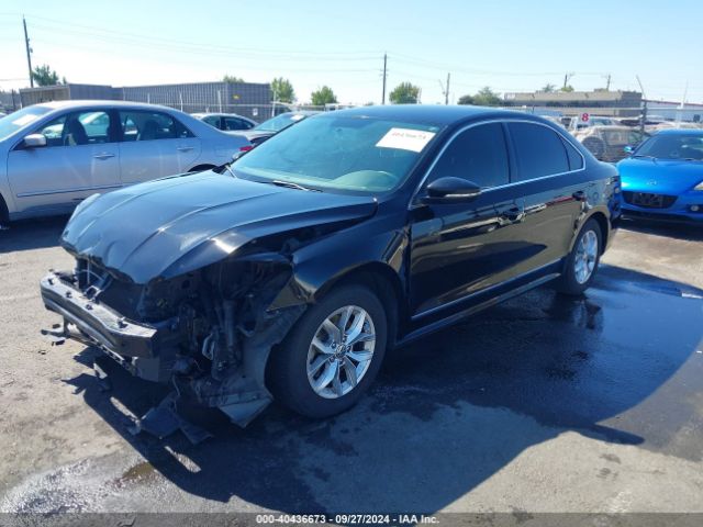 1VWAT7A3XGC028598 Volkswagen Passat 1.8t S