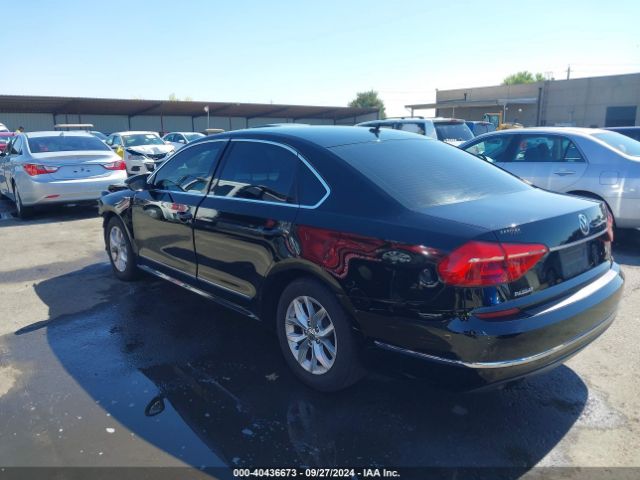 1VWAT7A3XGC028598 Volkswagen Passat 1.8t S