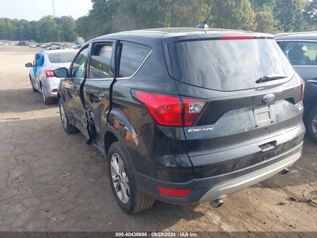 Ford ESCAPE SE 2019 1FMCU9GDXKUC05783 Image 3