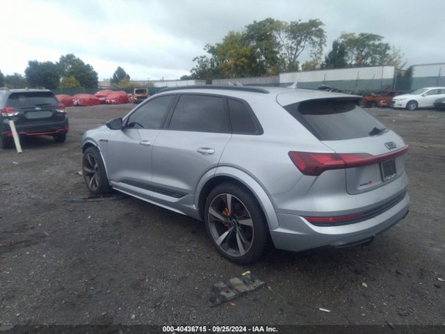 2022 AUDI E-TRON S WA1ACBGE0NB039363 Photo 2