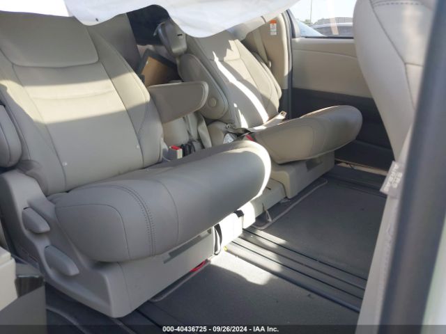 5TDYZ3DC7KS019336 Toyota Sienna Xle Premium 8 Passenger