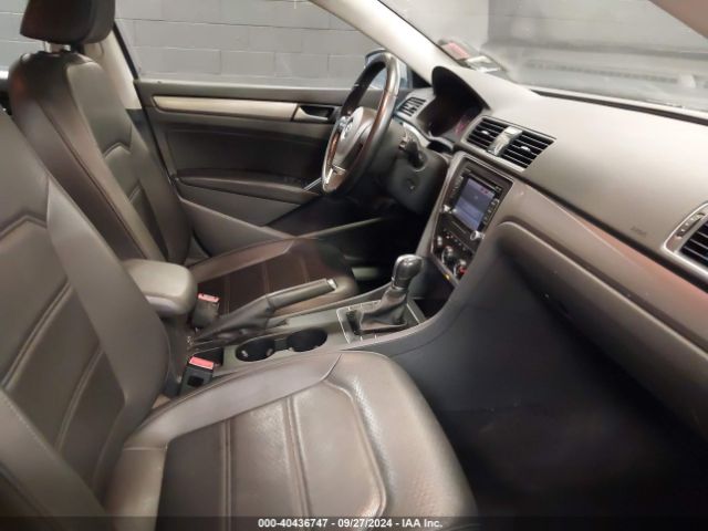 1VWAT7A35FC116182 Volkswagen Passat 1.8t Limited Edition