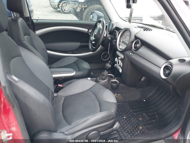 2009 MINI COOPER S CLUBMAN WMWMM33589TP92230 Photo 4