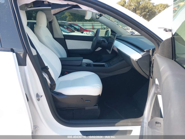 2022 TESLA MODEL Y 7SAYGDEE8NF442241 Photo 4