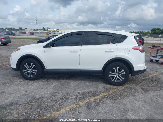 Toyota RAV4 LE 2018 2T3ZFREV4JW444543 Image 15