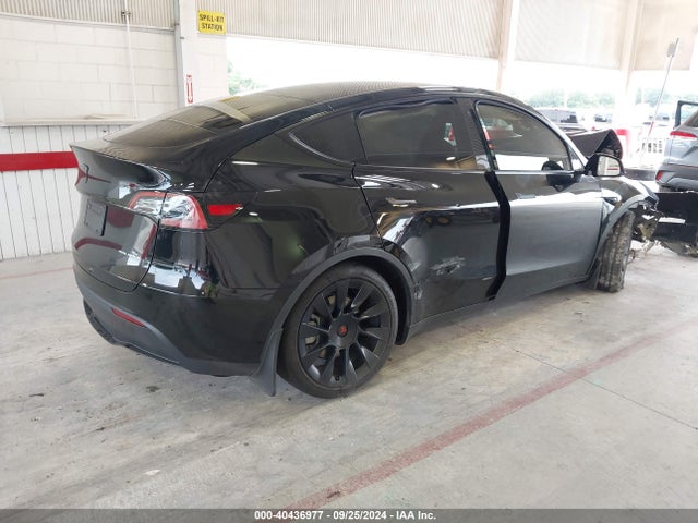 2023 TESLA MODEL Y 7SAYGDEE2PA099457 Photo 3
