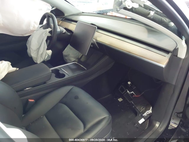 2023 TESLA MODEL Y 7SAYGDEE2PA099457 Photo 4