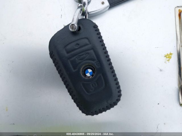 WBA8E1G31HNT72498 BMW 320i
