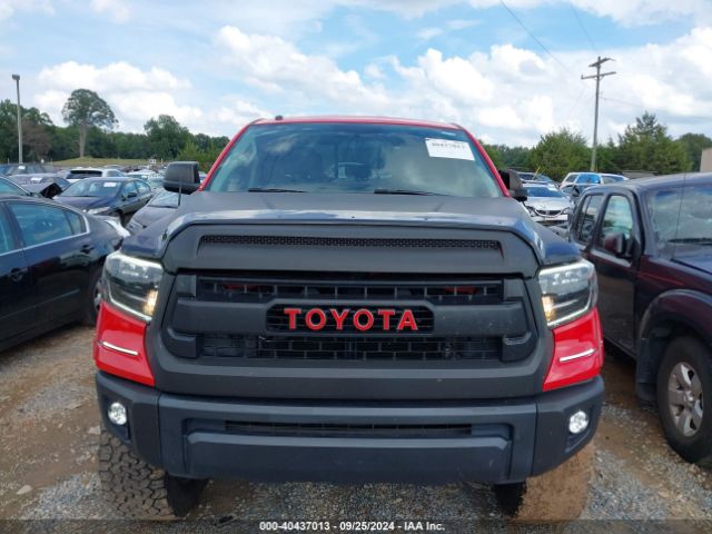 5TFUY5F17EX330272 Toyota Tundra Sr 5.7l V8