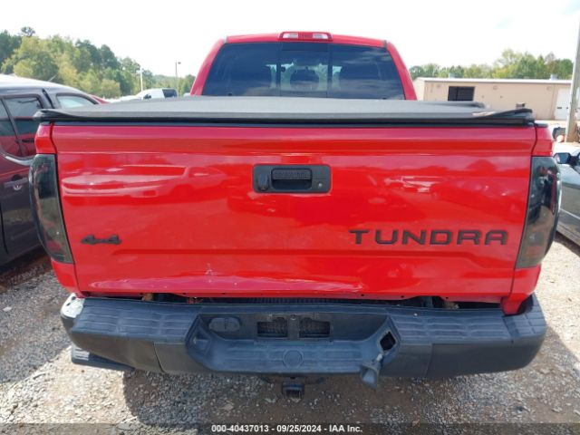 5TFUY5F17EX330272 Toyota Tundra Sr 5.7l V8