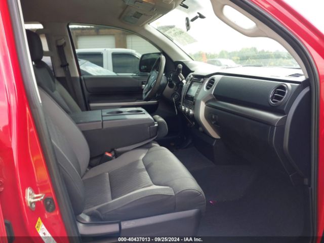 5TFUY5F17EX330272 Toyota Tundra Sr 5.7l V8