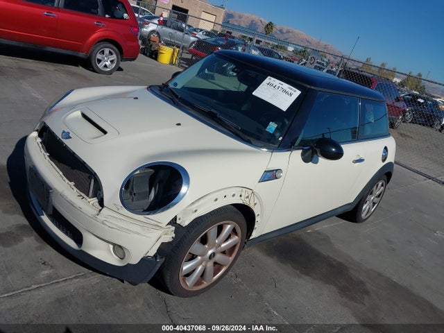2008 MINI COOPER S WMWMF73558TV34800 Photo 1