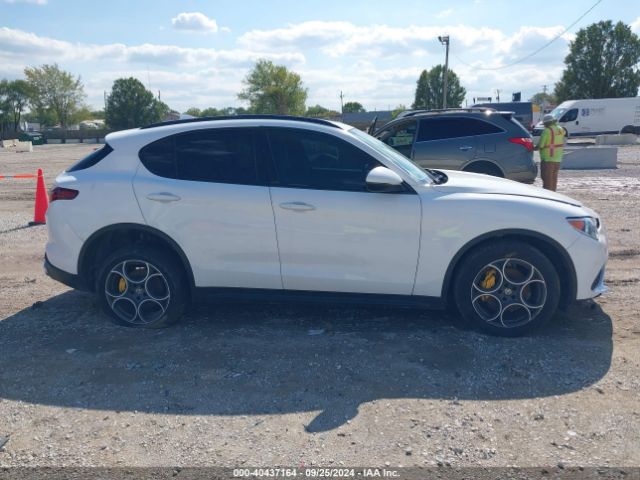 ZASFAKNN8J7B67584 Alfa Romeo Stelvio Ti Sport Awd