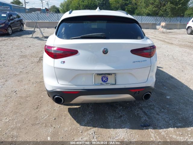 ZASFAKNN8J7B67584 Alfa Romeo Stelvio Ti Sport Awd