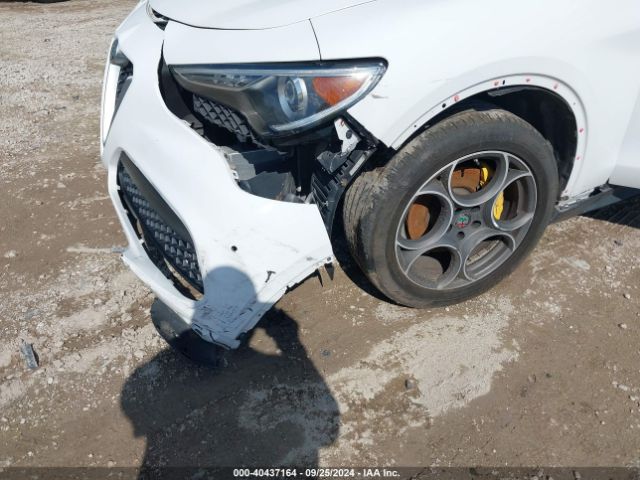 ZASFAKNN8J7B67584 Alfa Romeo Stelvio Ti Sport Awd