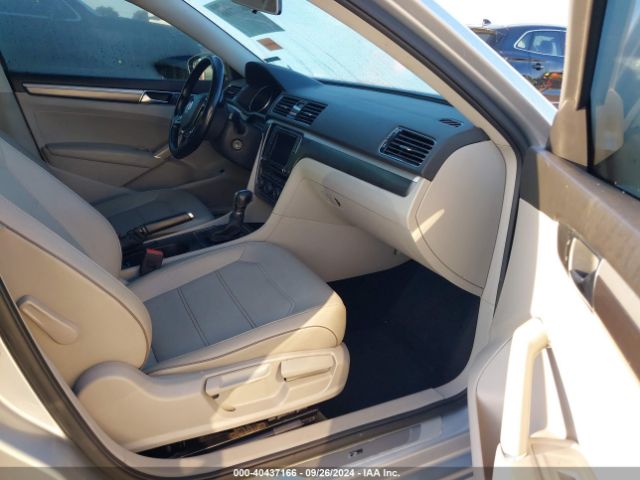 1VWAA7A30JC005991 Volkswagen Passat 2.0t R-line/2.0t S