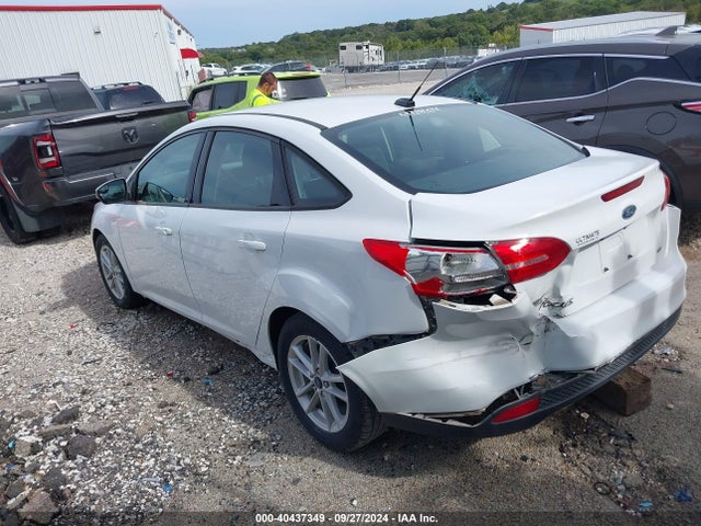 Ford FOCUS SE 2017 1FADP3F29HL315239 Image 3