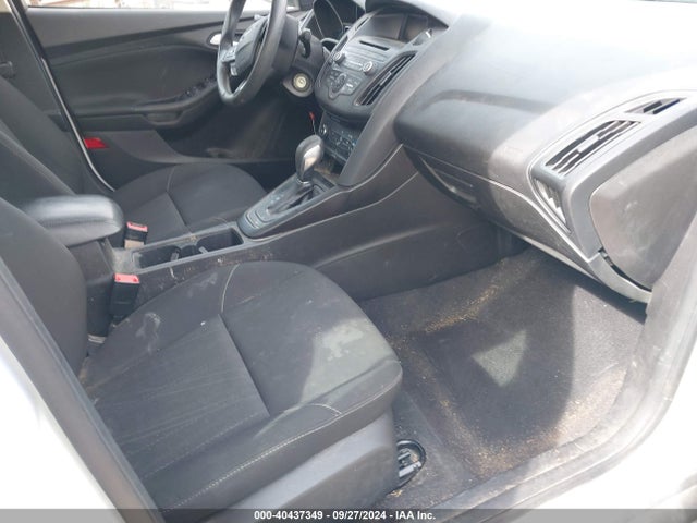 Ford FOCUS SE 2017 1FADP3F29HL315239 Image 5