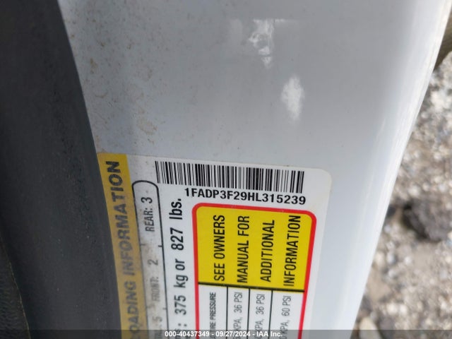 Ford FOCUS SE 2017 1FADP3F29HL315239 Image 9