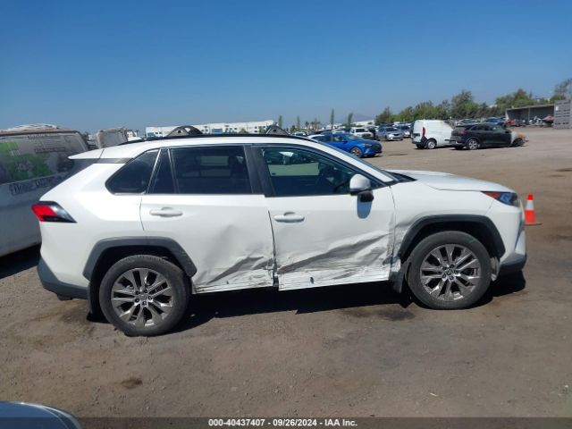 2T3C1RFV7MW130442 Toyota Rav4 Xle Premium