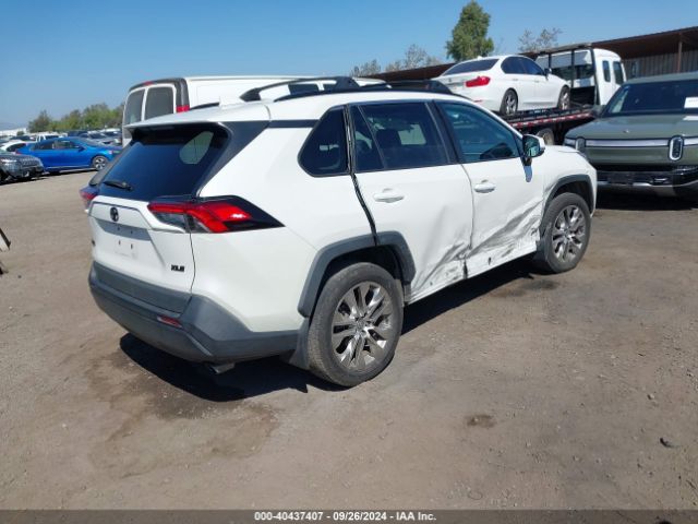 2T3C1RFV7MW130442 Toyota Rav4 Xle Premium