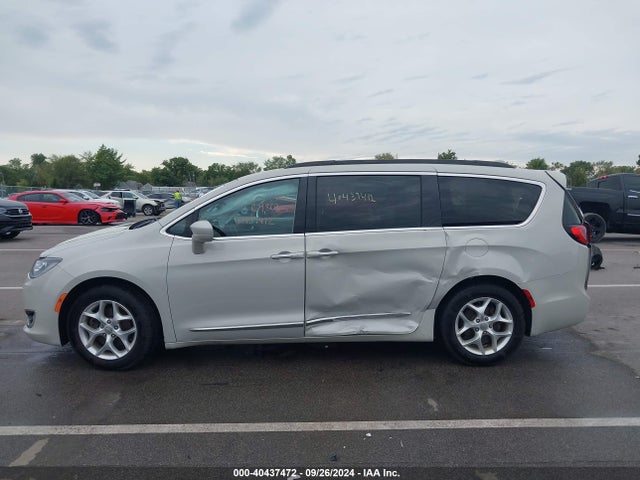 2C4RC1BG5HR571595 Chrysler Pacifica Touring-l