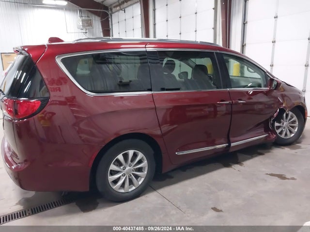 2C4RC1EG1JR182535 Chrysler Pacifica Touring L Plus