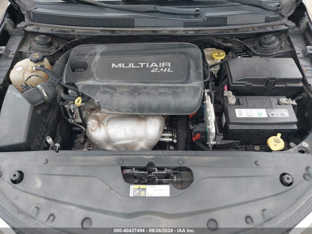 Chrysler 200 C 2015 1C3CCCCB3FN559500 Image 10