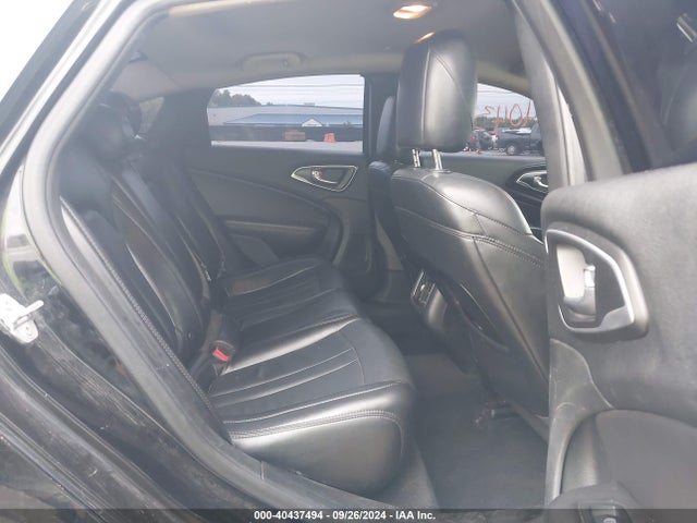 Chrysler 200 C 2015 1C3CCCCB3FN559500 Image 8