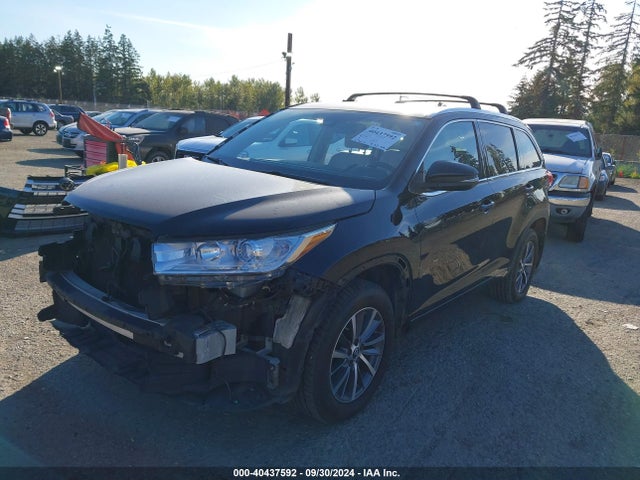 Toyota Highlander Xle 2017 5TDJZRFHXHS431689 Image 2