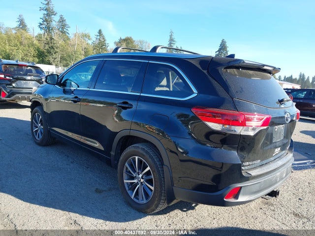 Toyota Highlander Xle 2017 5TDJZRFHXHS431689 Image 3