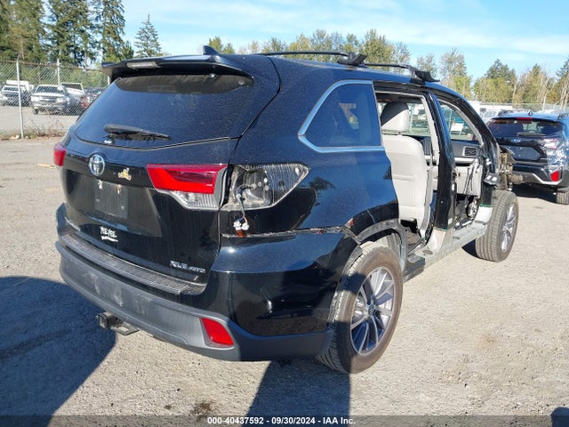 Toyota Highlander Xle 2017 5TDJZRFHXHS431689 Image 4
