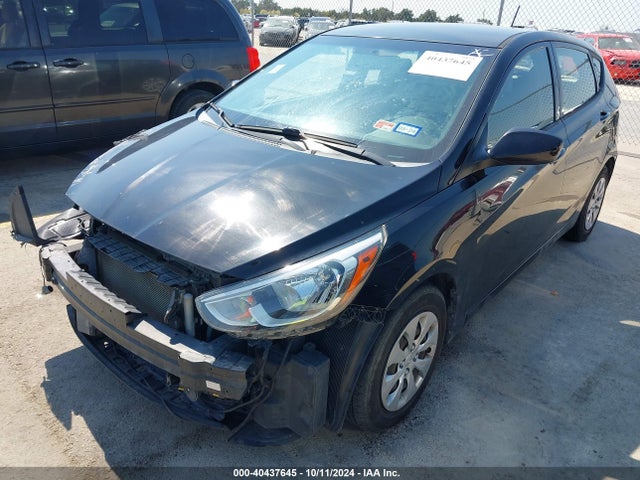 Hyundai ACCENT SE 2017 KMHCT5AEXHU366155 Image 2