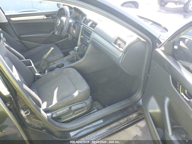1VWAT7A30EC092730 Volkswagen Passat 1.8t S
