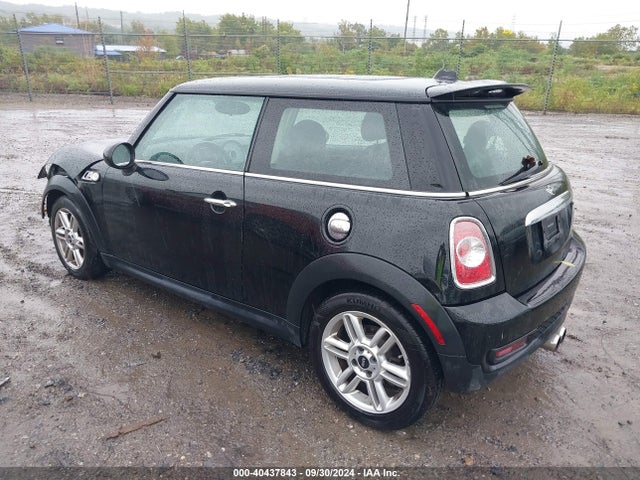 2013 MINI HARDTOP WMWSV3C59DT391735 Photo 2