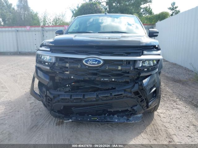 1FMJU1HT8NEA61678 Ford Expedition Xlt