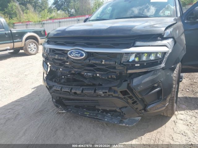 1FMJU1HT8NEA61678 Ford Expedition Xlt