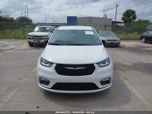 Chrysler Pacifica Touring L 2024 2C4RC1BG6RR122878 Image 12