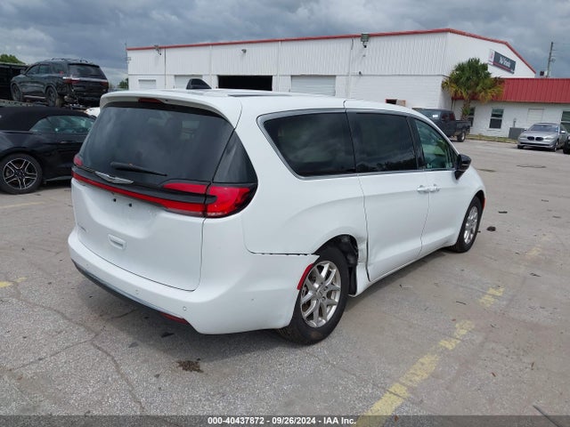Chrysler Pacifica Touring L 2024 2C4RC1BG6RR122878 Image 4