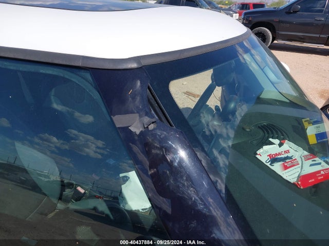 2010 MINI COOPER WMWMF3C52ATZ26423 Photo 5