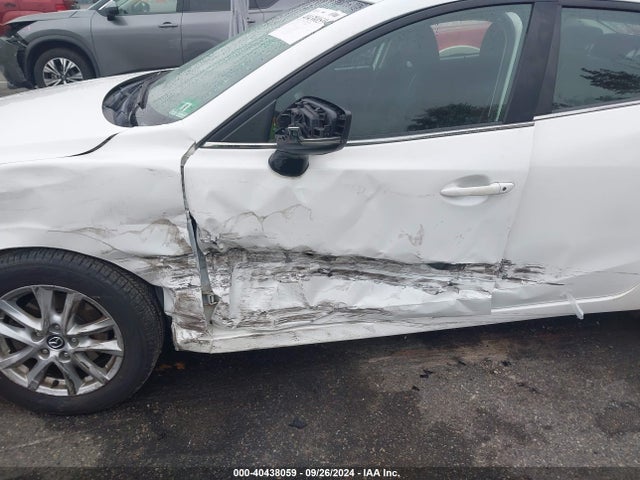 3MZBN1U72JM217651 Mazda Mazda3 Sport