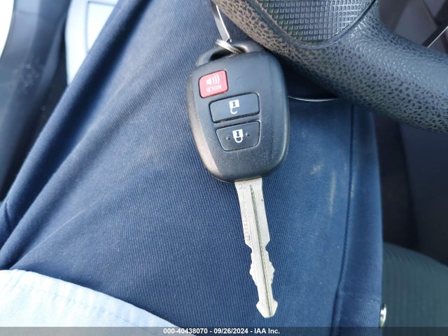 Toyota RAV4 LE 2017 JTMZFREV1HJ141888 Image 11