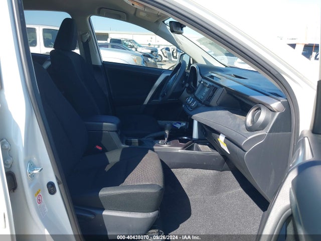 Toyota RAV4 LE 2017 JTMZFREV1HJ141888 Image 5