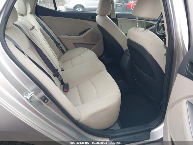 KIA Optima Lx 2015 KNAGM4A79F5547251 Image 8