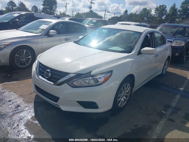 Nissan Altima 2.5 S 2018 1N4AL3AP4JC291004 Image 2